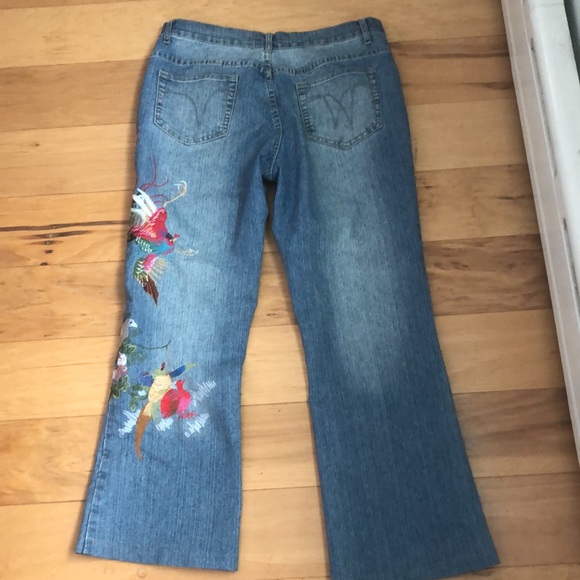 Azita embroidered cropped jean size 6. - Picture 5 of 11